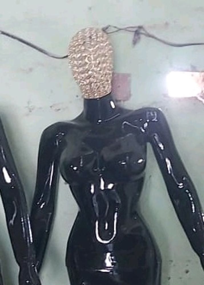 Diamond Head Mannequin