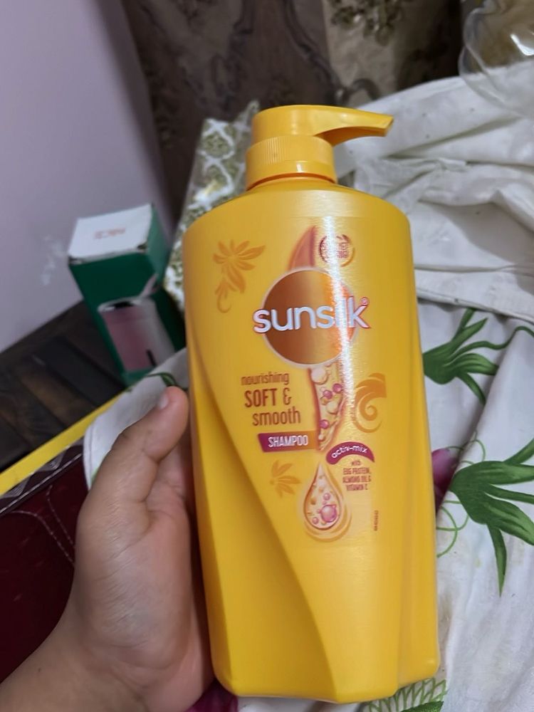 Sunsilk Soft &amp; Smooth Shampoo