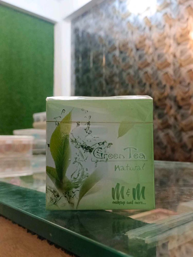 M&amp;M Green Tea Natural Makeup