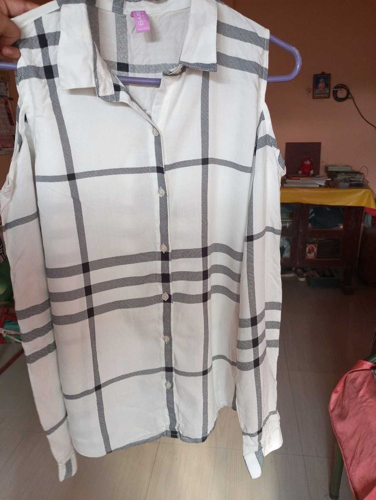 cut Shoulder Shirt 👚