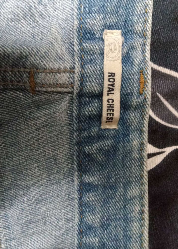 A Beautiful Short Denim Skirt!!