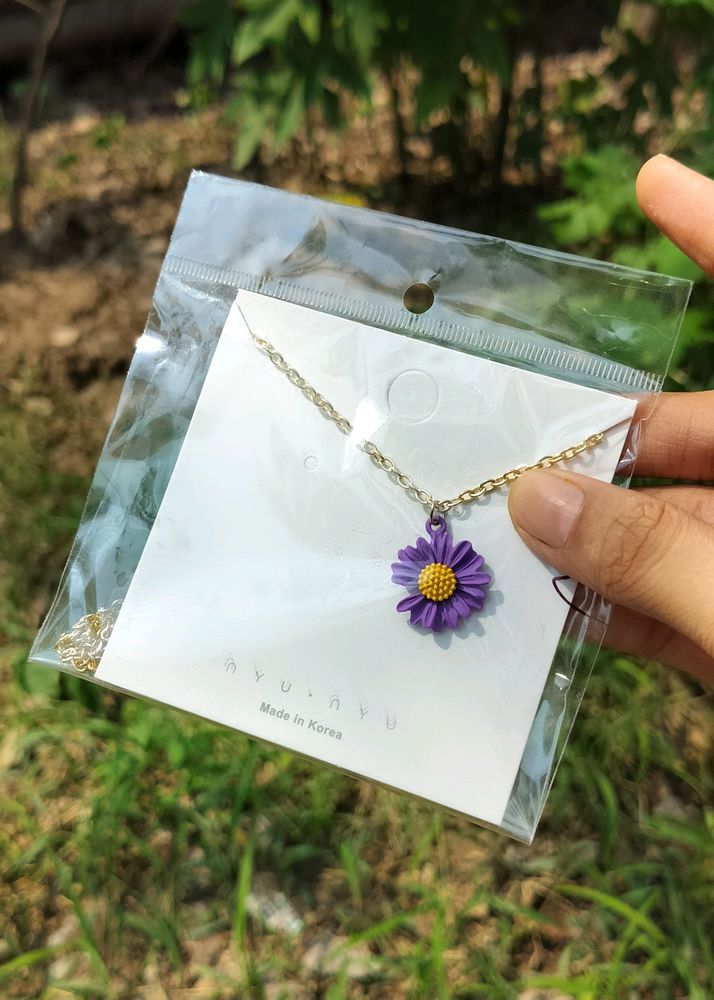 Plucked Daisy Necklace