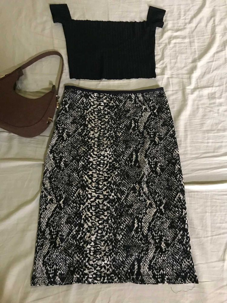 Cute Crop Top N Printed Fitted Skirt Set