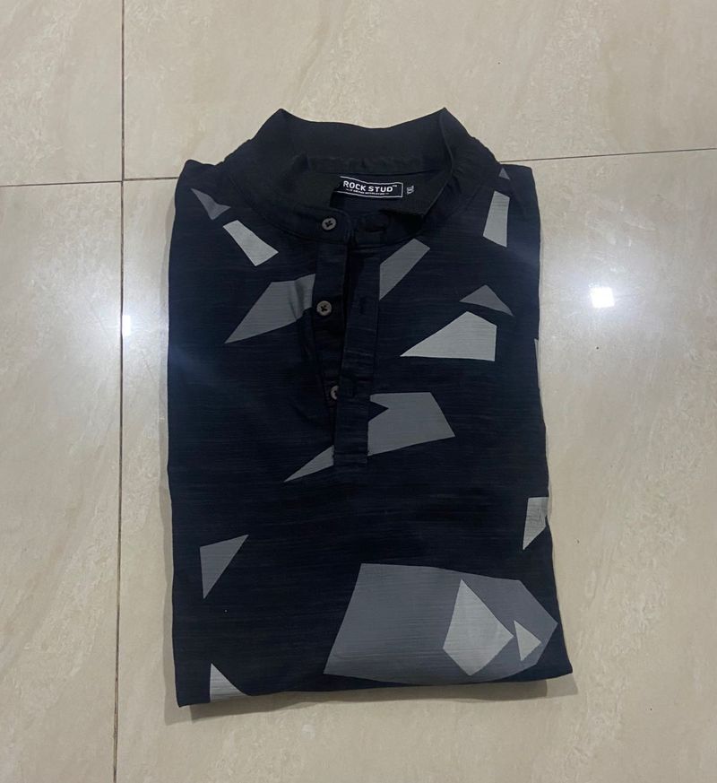 👕Black Coloured Geometric Pattern T-shirt 👕