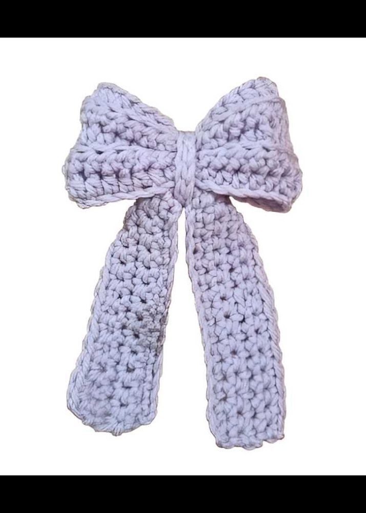 A Beautiful Crochet Hair Bow