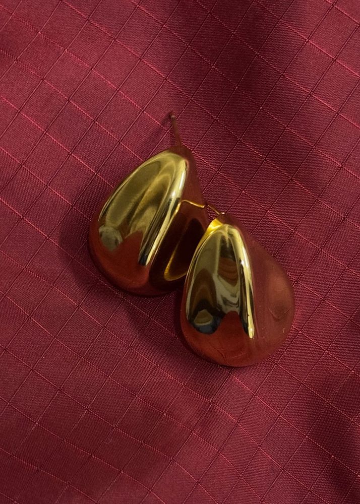 Stunning Gold Teardrop Earrings