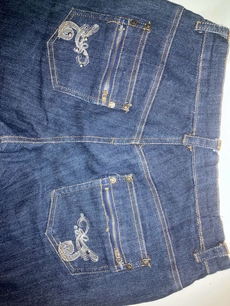 Embroidered Pocket Detail Jorts