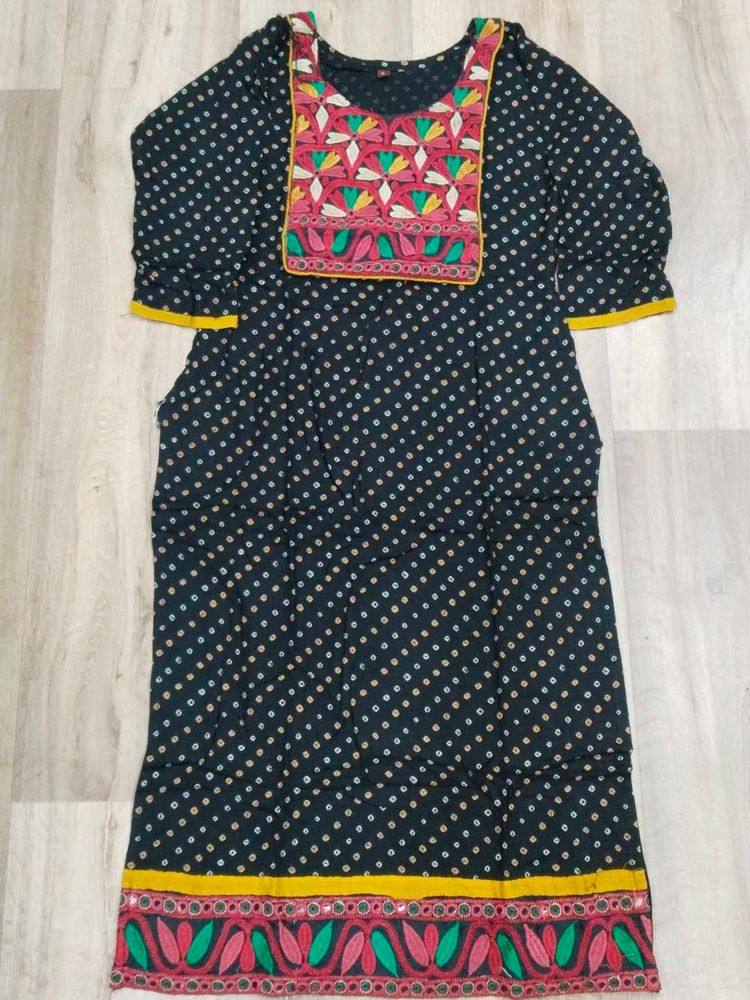 Vintage Embroidered Cotton Kurti