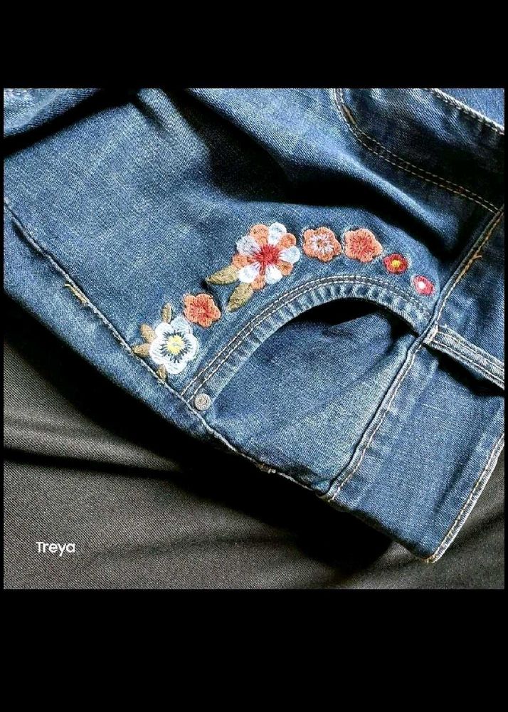 High waist Floral Embroidered Denim Jeans