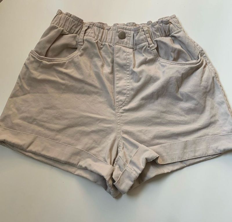 H&amp;M Beige Shorts