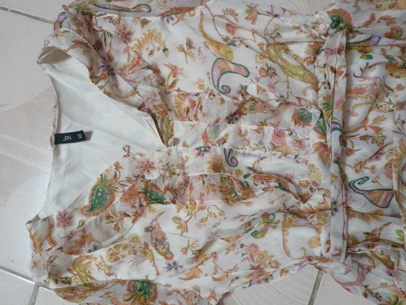 Floral Print Sleeveless Top