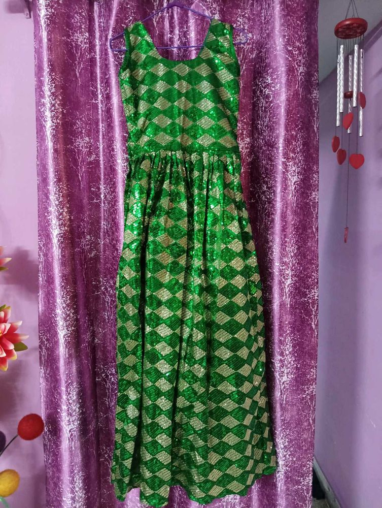 Green Gold Gown 💚