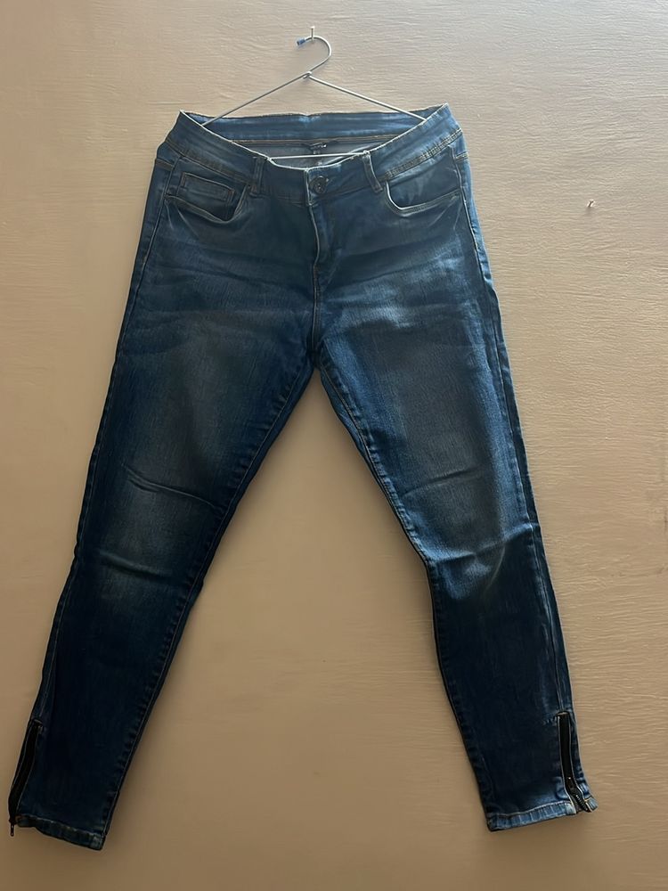 Branded Blue Washed Streachable Jeans