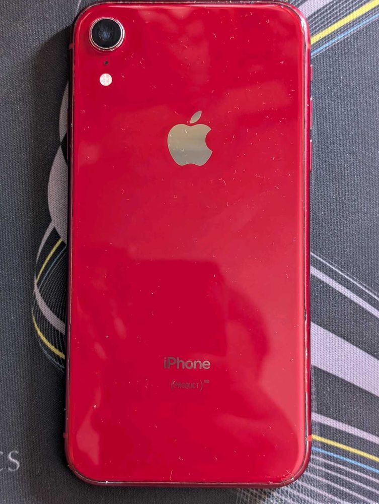 Red iPhone XR - 128GB