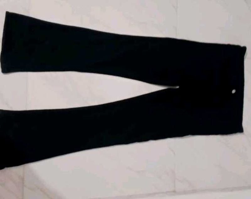 Women&#39;s Black Bell Bottom Flared Jeans ...🌀