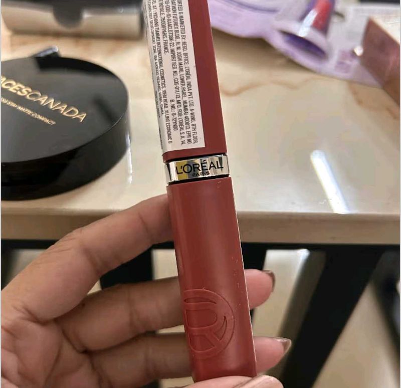 L&#39;Oreal Rouge Signature Matte Liquid Lipstick