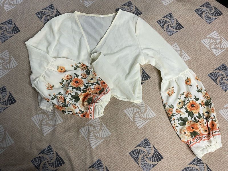 Floral Balloon Sleeve Crop Top
