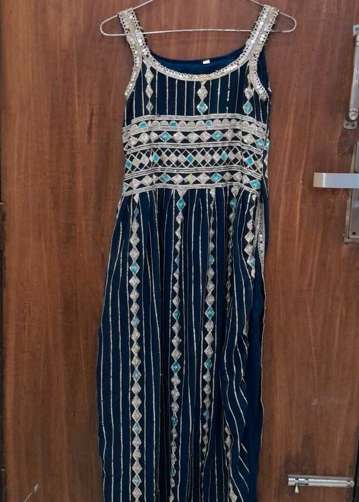 Woman&#39;s Net Suit Set