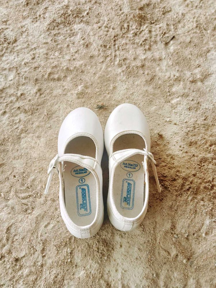 School White Shoe