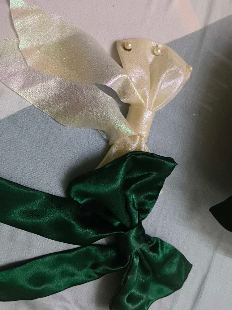 Handmade Bows - Green &amp; Ivory