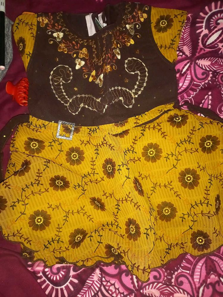 Baby Frock For 2-4 Yrs Old.