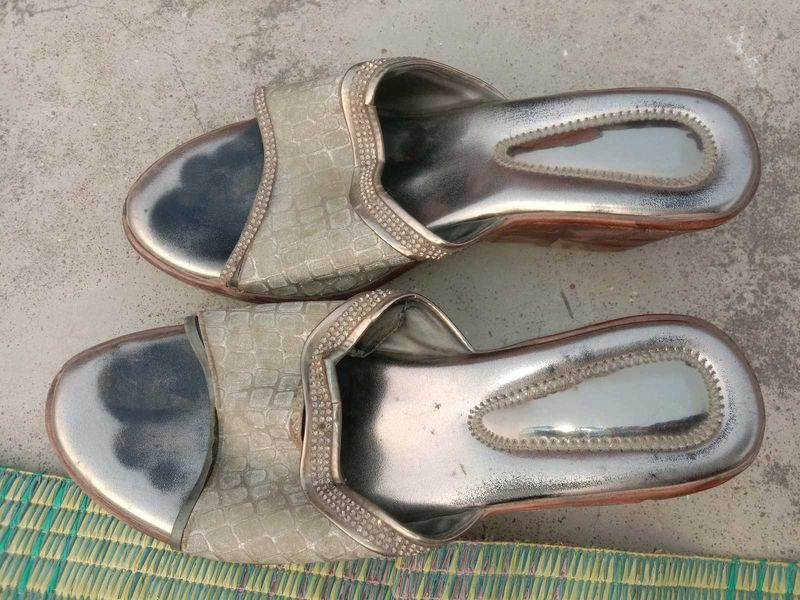 Stylish Silver/Grey Ladies Slides