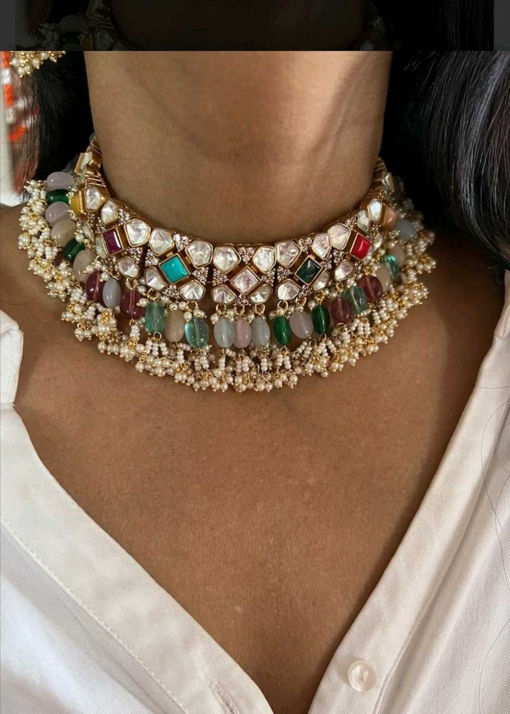Chesta Ad Neck Set