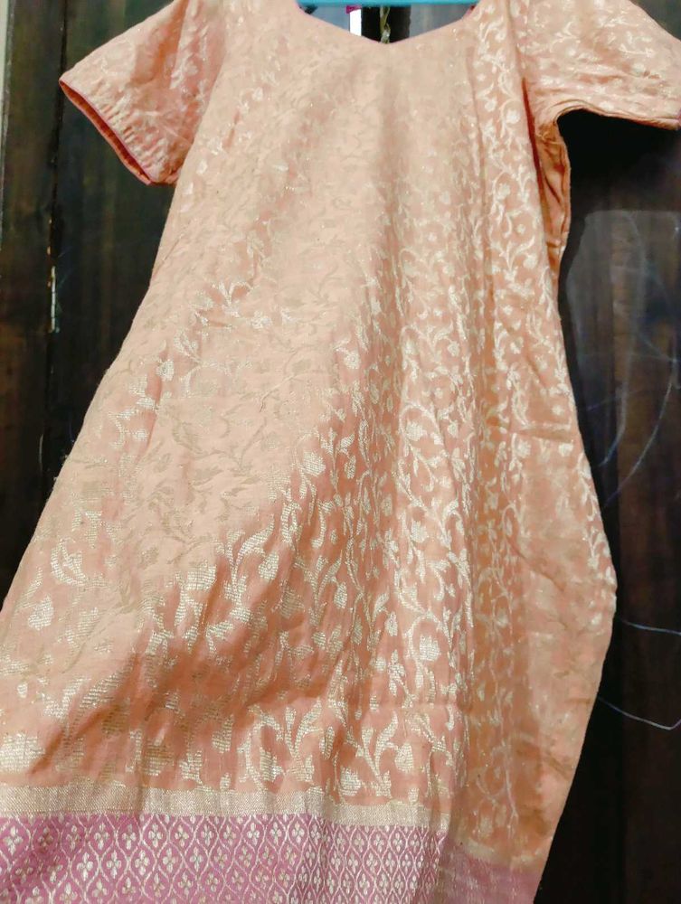 Elegant Peach Brocade Kurti With Pockets