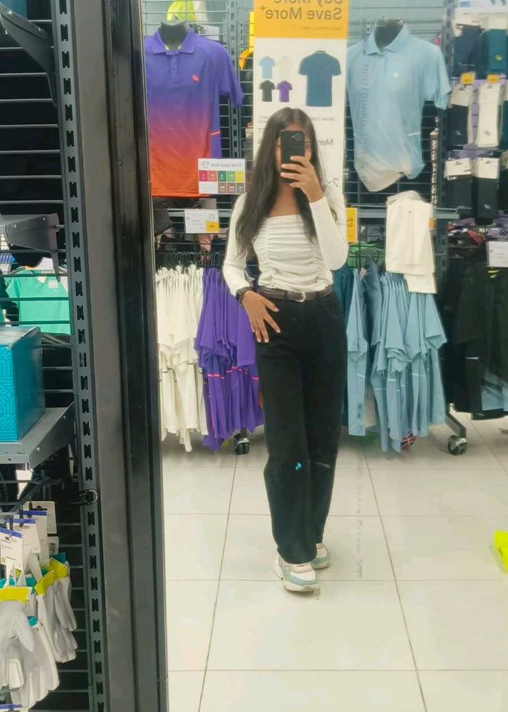 women&#39;s white crop top