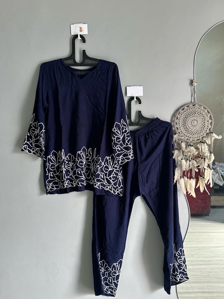 Floral Embroidered Kurta Set