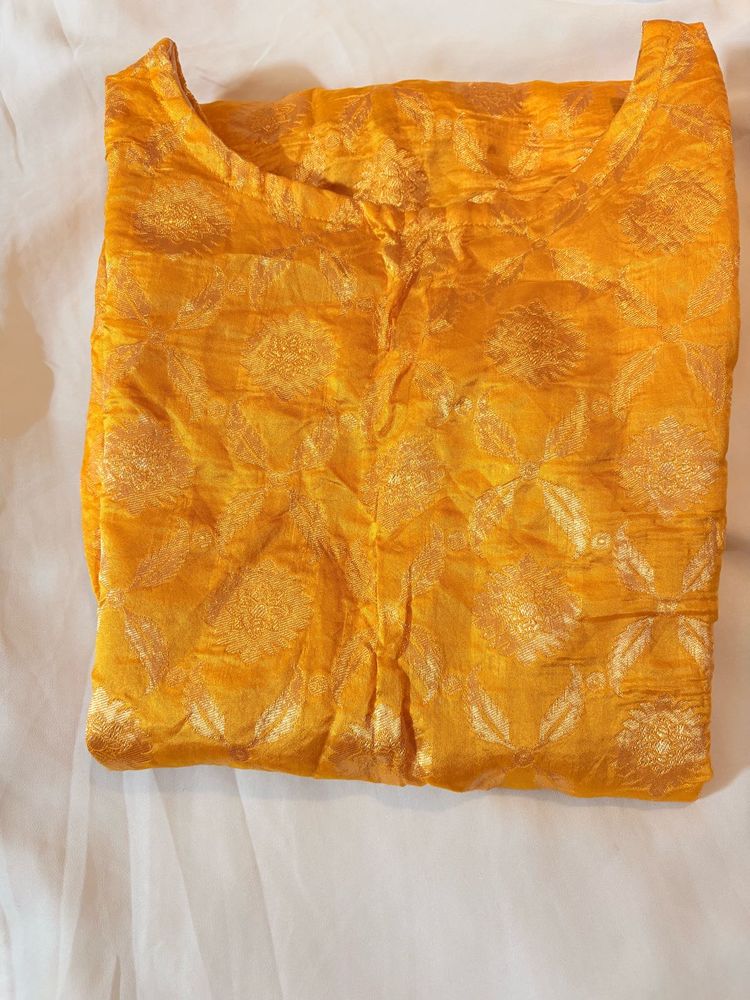 Ethnic Yellow Kurta with Freebie(Tika)