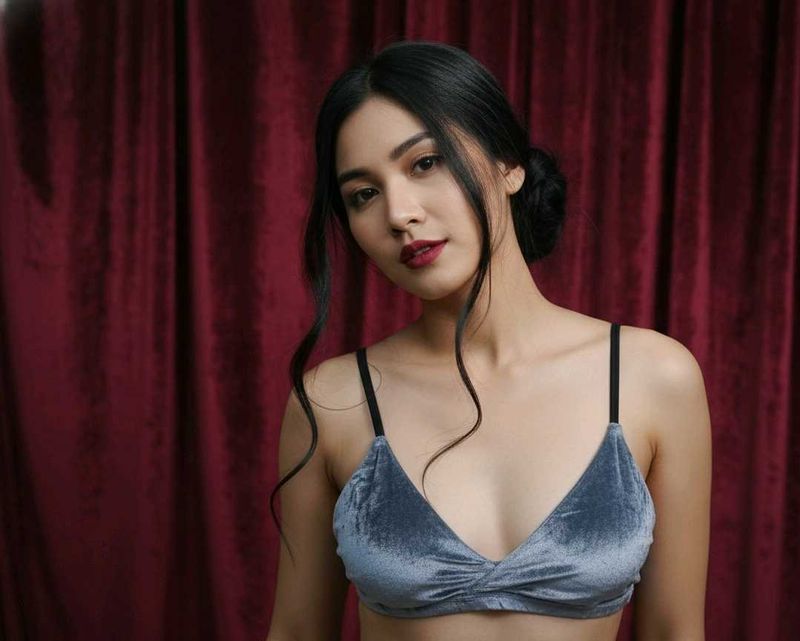 Velvet Bralette - Soft &amp; Stylish