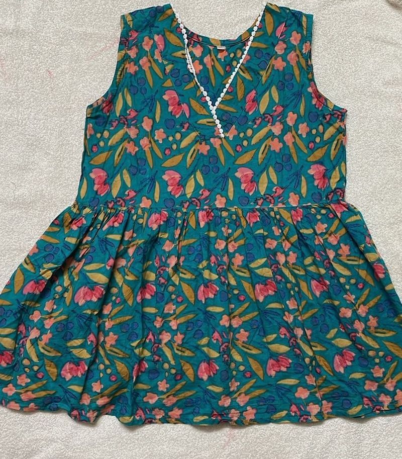 Floral Print Sleeveless Top