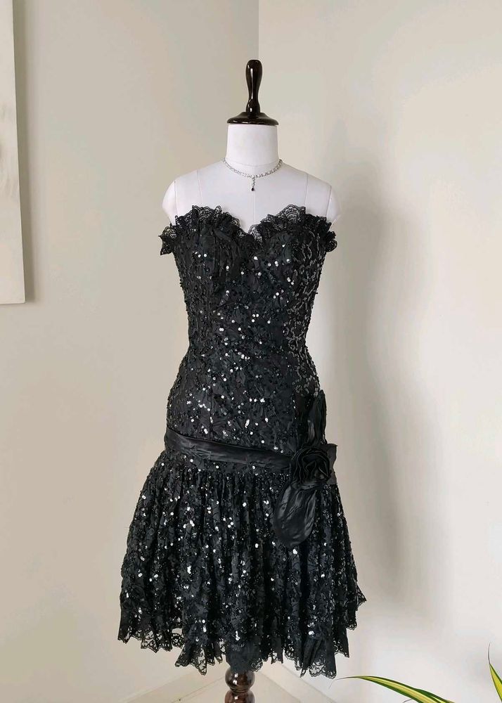 💥Price Drop💥Pinteresty Rosette Glitter Dress