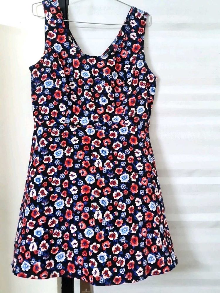 FOREVER 21 - Floral Print Dress
