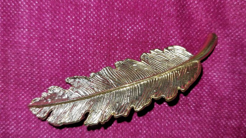 Vintage Gold Tone Feather Hairpin ✨