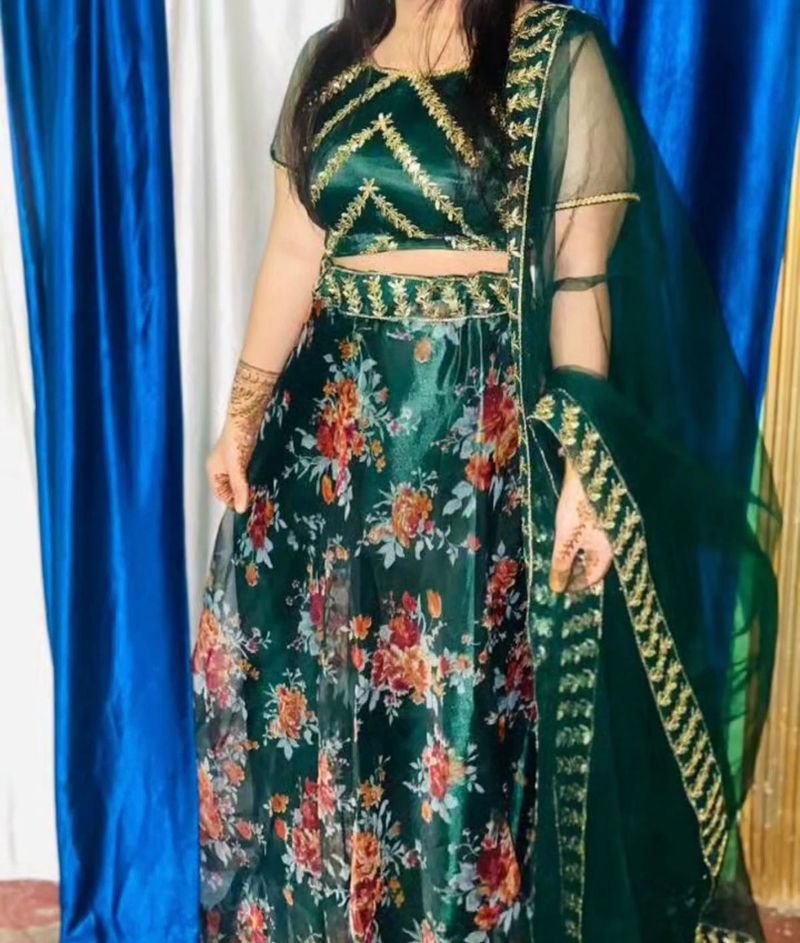 Wedding Women Mehandi Lehanga