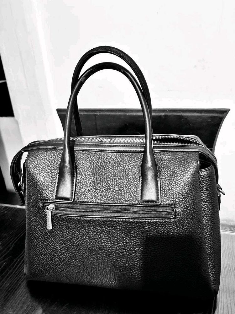 Handbag ( 6000/-❌ Only 350/-)
