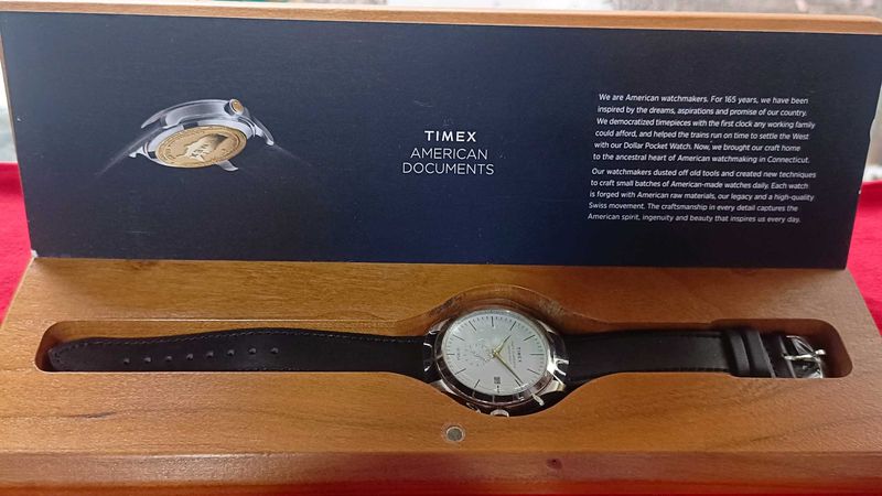 TIMEX Gents American DocumentsWatch TW2R82700