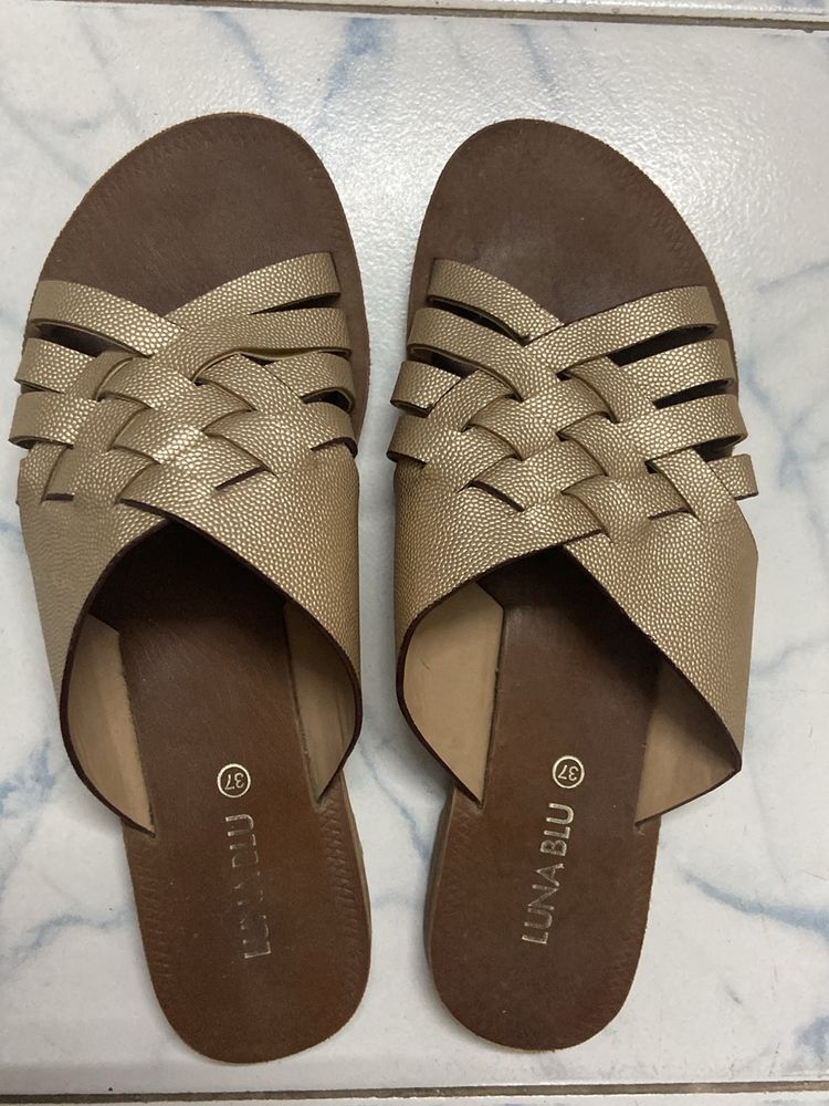 Matte Golden Flats