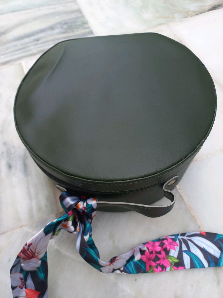 Lakme Olive Green Vanity Box