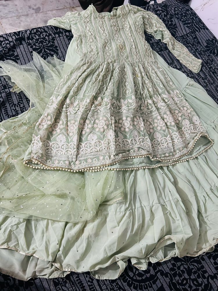 Peplum With Lakhnawi Bhrat