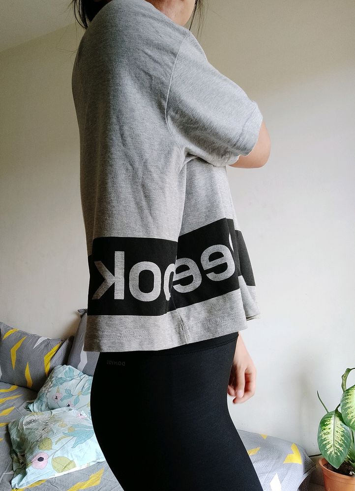 Reebok Logo Printed Cropped Tshirt (Medium)