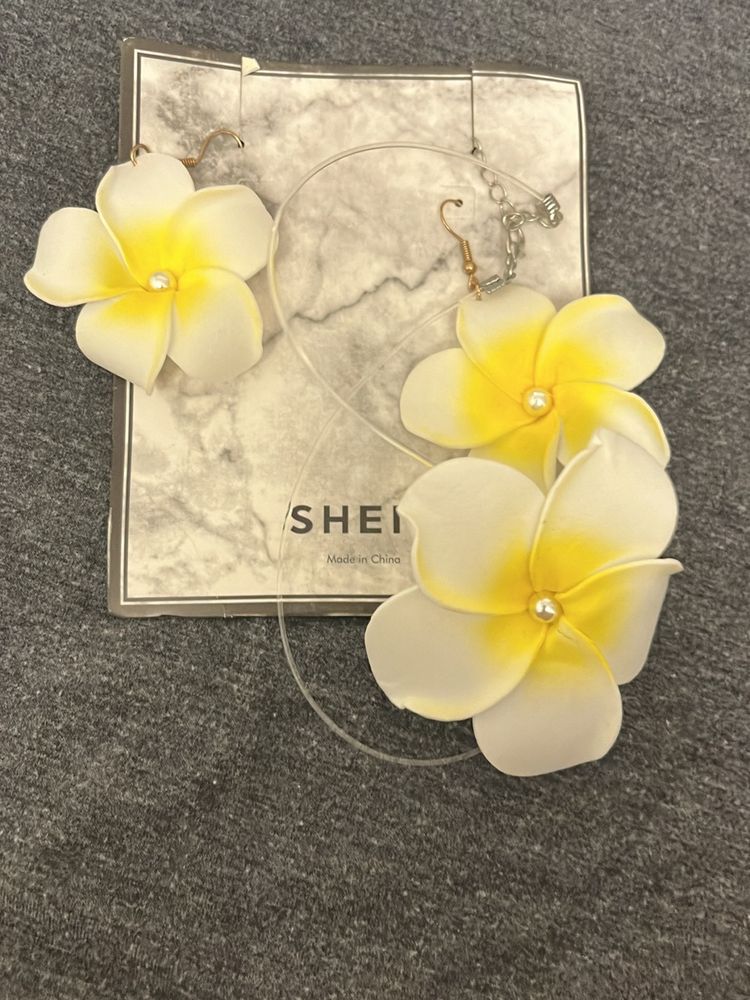 Floral necklace set