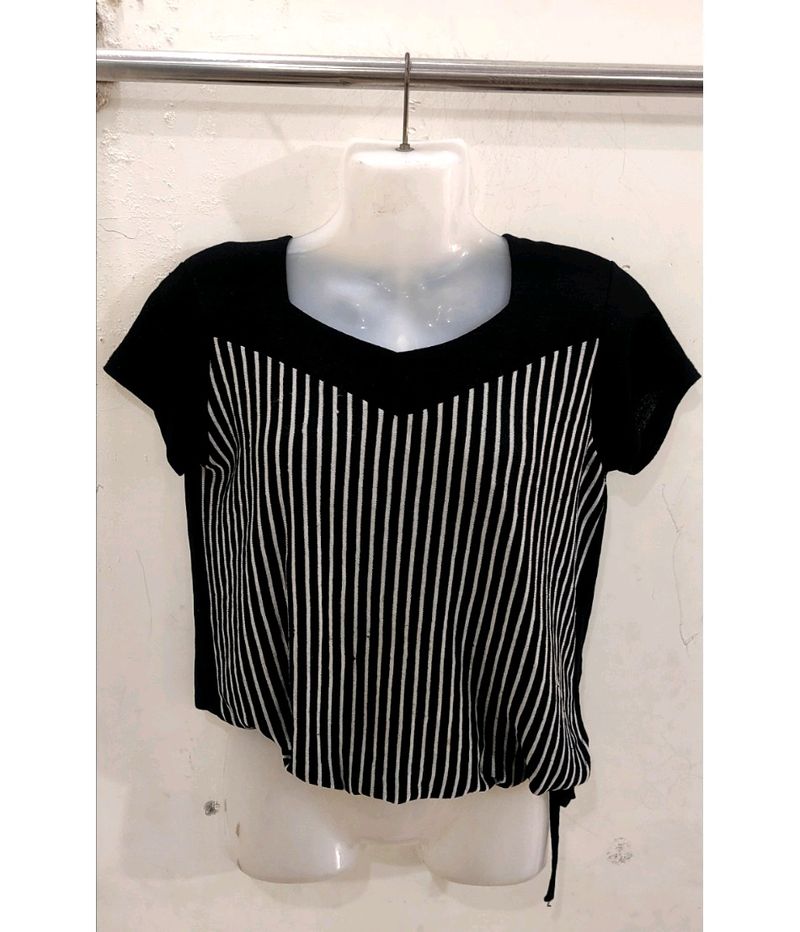 Top For Women&#39;s / Bust 38 / Length 22