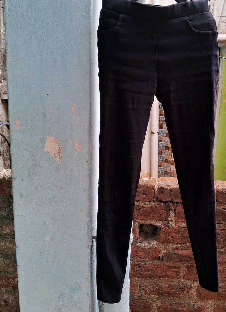 Slim Fit Black Jeggings