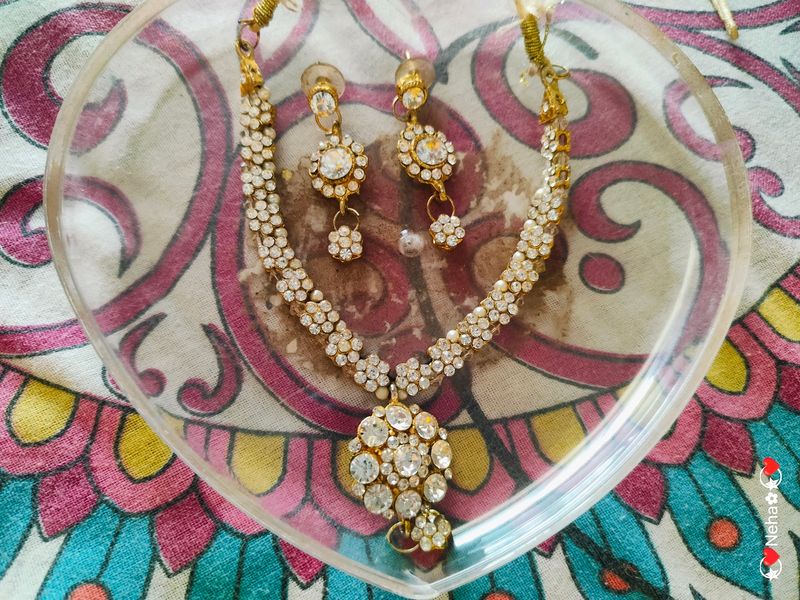 Cristal Clear Stone Necklace 🤍