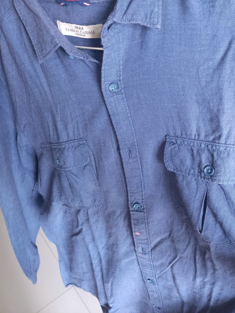 Preloved Shirt denim Blue Color  ( some Color change Seen At One CupLink