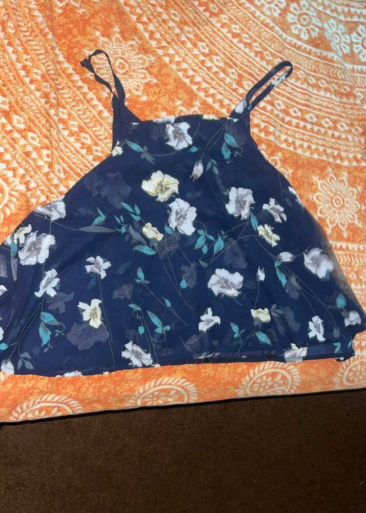 Tops Or Sharage