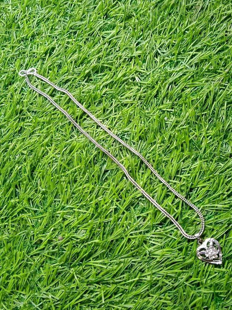 beautiful silver chain